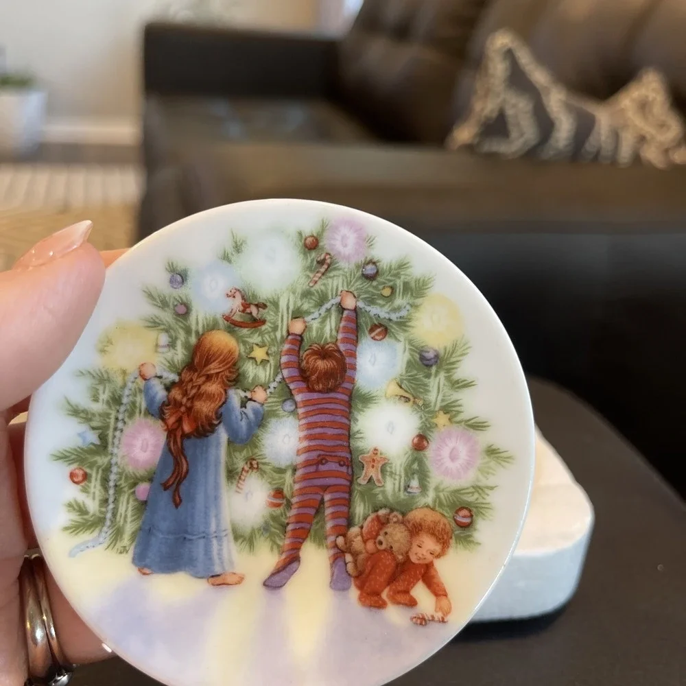 Hallmark Keepsake‎ Ornament Light Shines At Christmas Collector's Plate #1  1987